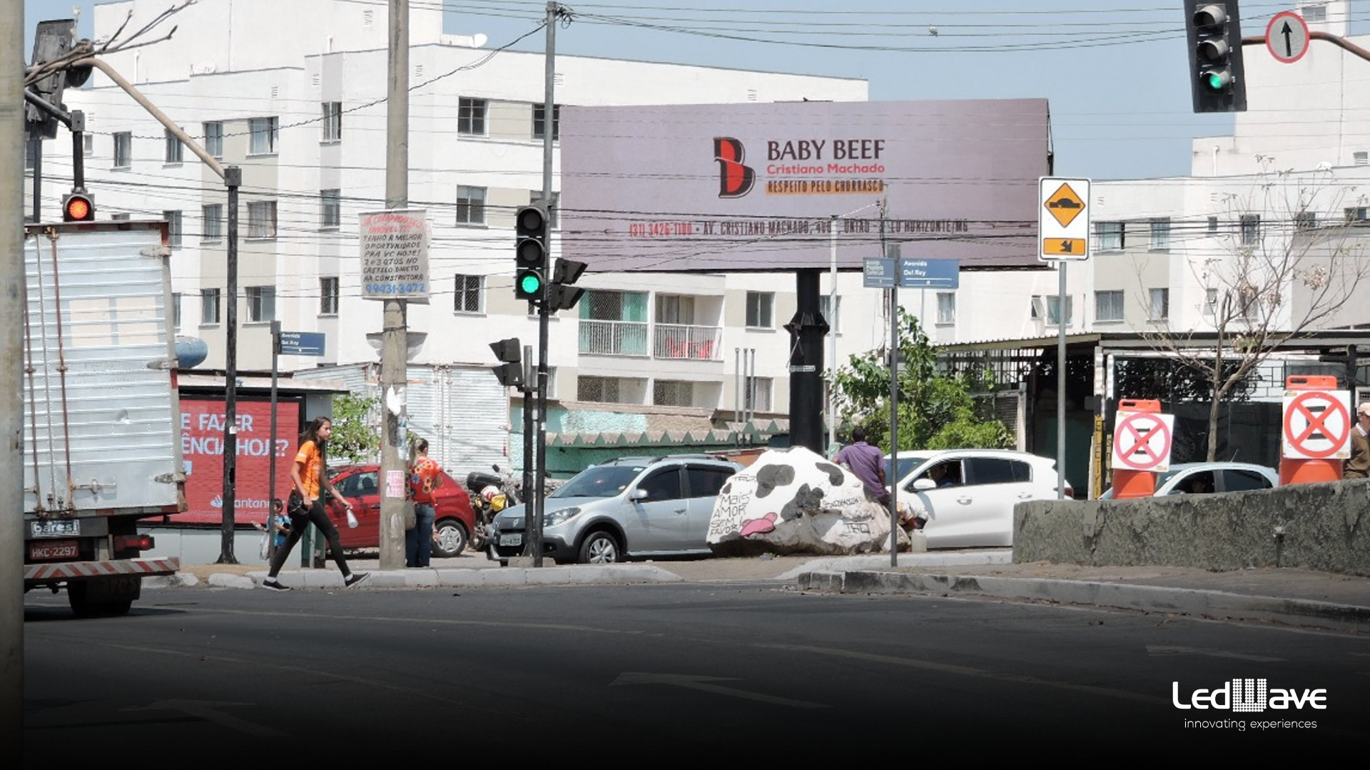 LED screen for DOOH media